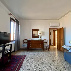 Calle San Giacomo Appartement